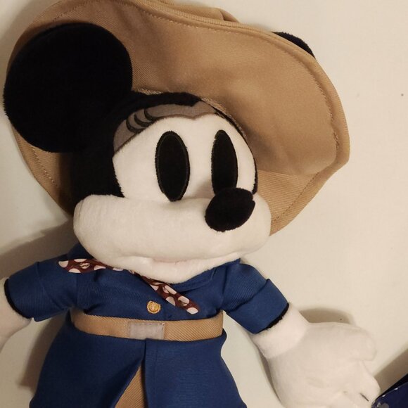 Disney Cruise Line Treasure Inaugural Sailings 15" Adventurer Minnie Mouse Plush - Picture 2 of 11